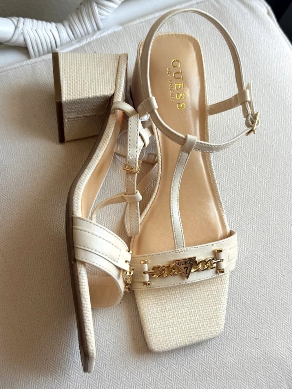 GUESS Ocan WGOCAN-R Women's Cream Strappy Block Heel Sandals Size 11M New